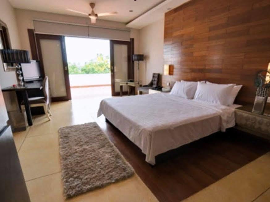 Riverview Cambodia Boutique Hotel Phnom Penh Bagian luar foto
