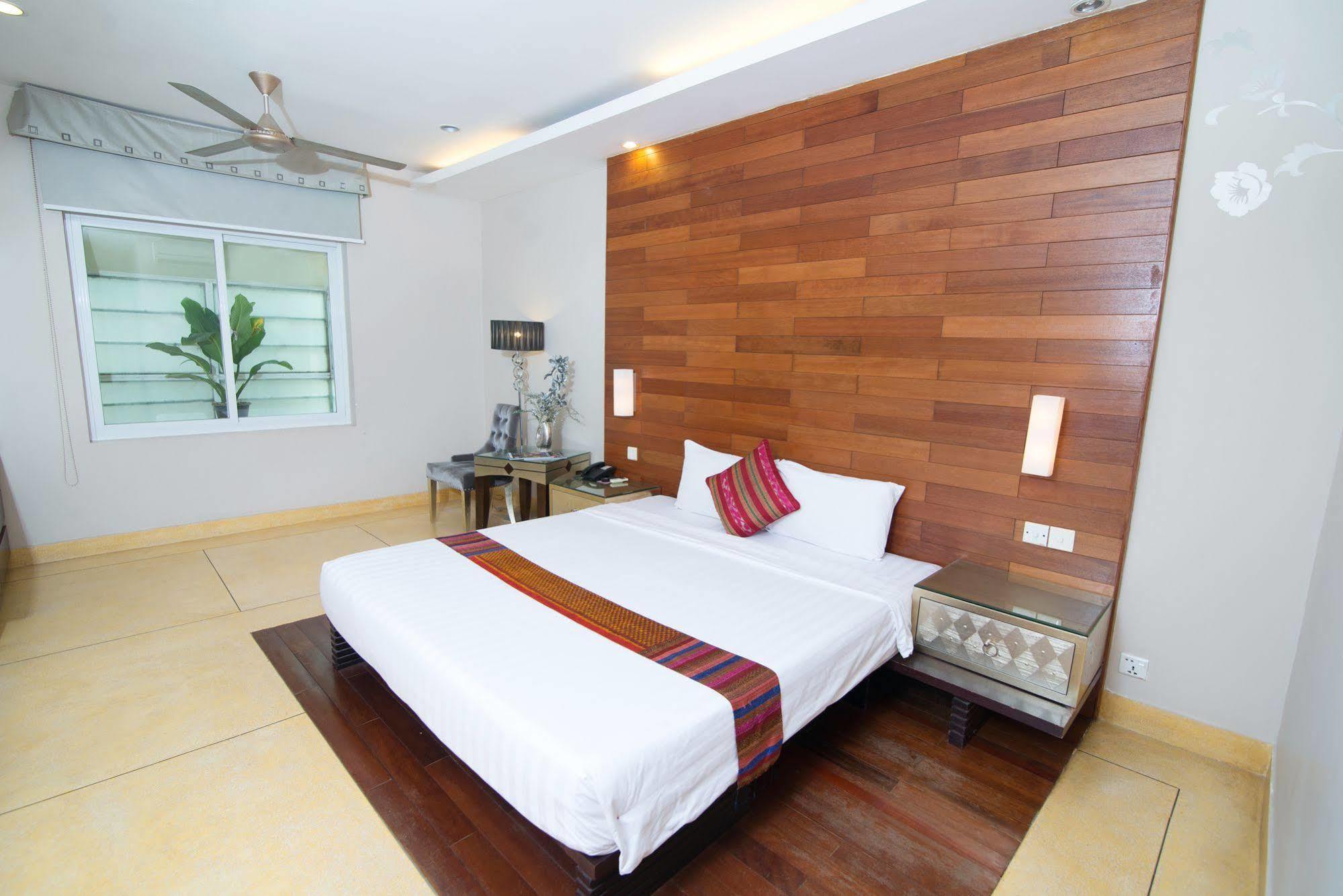 Riverview Cambodia Boutique Hotel Phnom Penh Bagian luar foto